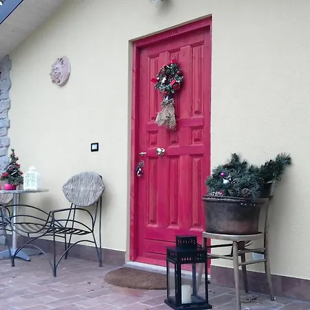 With One Bedroom In Perugia, With Wonderful Mountain View, Priv Lägenhet Perugia